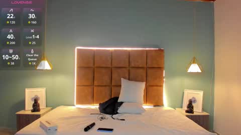 Snapshot of alejootwink chatting on October 28, 2:15 am ALejoo Saenz online show from October 28, 2:15 am