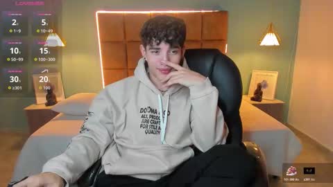 Snapshot of alejootwink chatting on October 30, 2:35 am ALejoo Saenz online show from October 30, 2:35 am