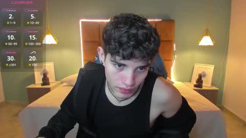 Snapshot of alejootwink chatting on November 4, 1:16 am ALejoo Saenz online show from November 4, 1:16 am