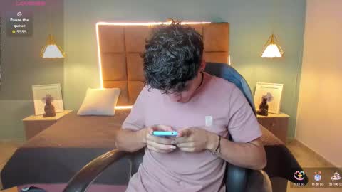 Snapshot of alejootwink chatting on November 5, 4:01 am ALejoo Saenz online show from November 5, 4:01 am