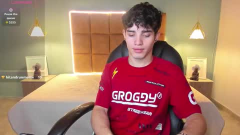 Snapshot of alejootwink chatting on November 12, 2:45 am ALejoo Saenz online show from November 12, 2:45 am