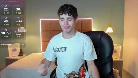 Snapshot of alejootwink chatting on November 18, 5:17 pm ALejoo Saenz online show from November 18, 5:17 pm