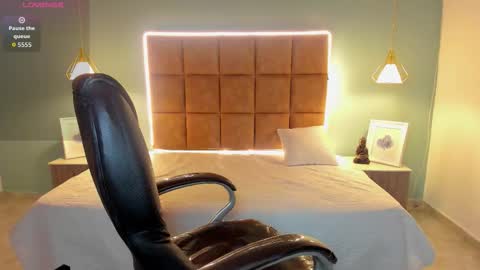 Snapshot of alejootwink chatting on November 20, 2:45 am ALejoo Saenz online show from November 20, 2:45 am