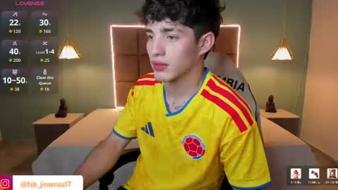 Snapshot of alejootwink chatting on June 18, 4:35 am ALejoo Saenz online show from June 18, 4:35 am