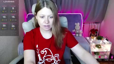 Snapshot of alekasamui chatting on December 27, 5:52 am Aleksa online show from December 27, 5:52 am
