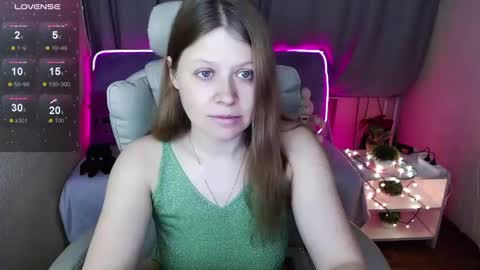Snapshot of alekasamui chatting on January 5, 3:32 am Aleksa online show from January 5, 3:32 am
