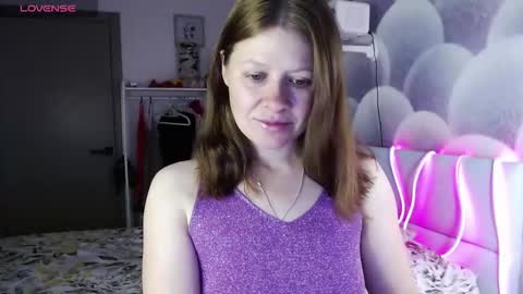 Snapshot of alekasamui chatting on September 25, 9:29 pm Aleksa online show from September 25, 9:29 pm