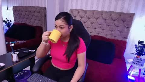 Snapshot of aleksa_way chatting on May 13, 12:24 pm Aleksa online show from May 13, 12:24 pm