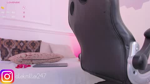 Snapshot of aleksandra_miller chatting on January 7, 3:12 pm Aleksandra online show from January 7, 3:12 pm