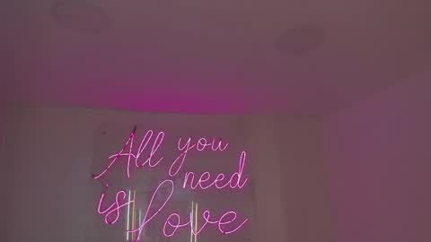 Snapshot of aleksandra_miller chatting on May 20, 12:33 pm Aleksandra online show from May 20, 12:33 pm
