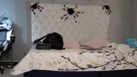 Snapshot of alektra_bryce chatting on October 28, 7:38 pm alektra_bryce online show from October 28, 7:38 pm