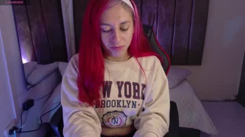 Snapshot of alektra_bryce chatting on November 9, 7:34 pm alektra_bryce online show from November 9, 7:34 pm