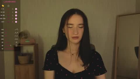 Snapshot of alena_navi chatting on June 11, 9:46 pm Alena online show from June 11, 9:46 pm
