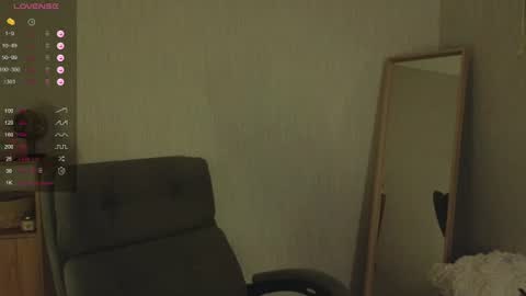 Snapshot of alena_navi chatting on June 18, 6:45 pm Alena online show from June 18, 6:45 pm