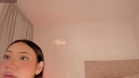 Snapshot of alesay_dreams chatting on March 23, 6:45 pm Alesay online show from March 23, 6:45 pm