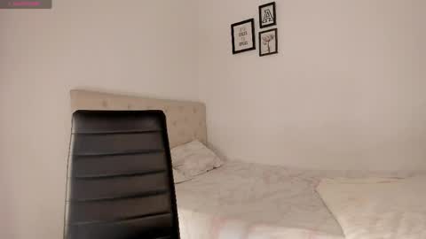 Snapshot of alesay_dreams chatting on May 18, 2:40 am Alesay online show from May 18, 2:40 am