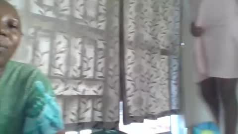 Snapshot of alesha_ chatting on September 25, 7:23 am Noreen Kennth and Emilly online show from September 25, 7:23 am