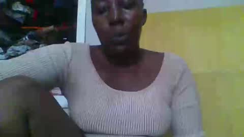 Snapshot of alesha_ chatting on October 12, 6:45 am Noreen Kennth and Emilly online show from October 12, 6:45 am