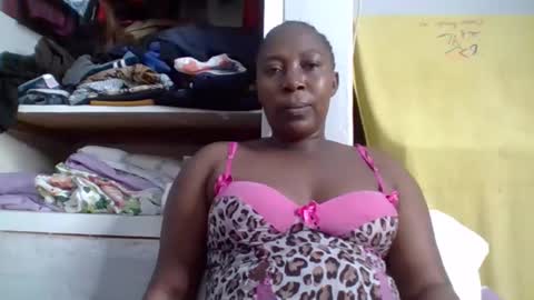 Snapshot of alesha_ chatting on October 19, 5:13 pm Noreen Kennth and Emilly online show from October 19, 5:13 pm
