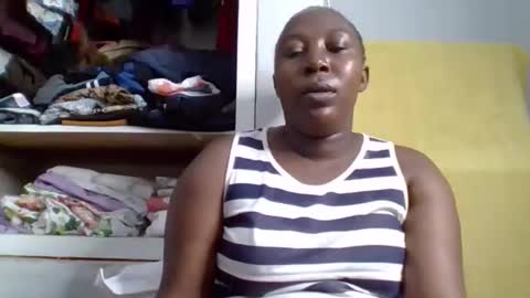 Snapshot of alesha_ chatting on October 20, 6:19 pm Noreen Kennth and Emilly online show from October 20, 6:19 pm