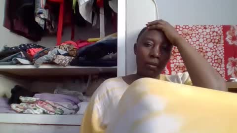 Snapshot of alesha_ chatting on October 24, 8:00 am Noreen Kennth and Emilly online show from October 24, 8:00 am