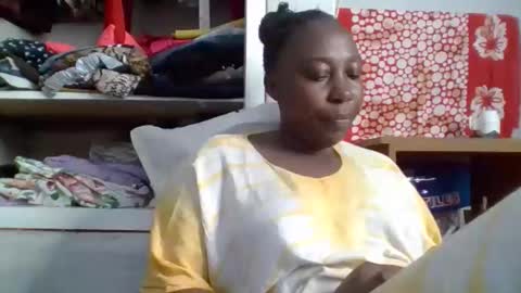 Snapshot of alesha_ chatting on October 26, 6:52 am Noreen Kennth and Emilly online show from October 26, 6:52 am