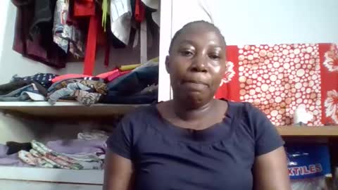 Snapshot of alesha_ chatting on October 27, 8:51 am Noreen Kennth and Emilly online show from October 27, 8:51 am