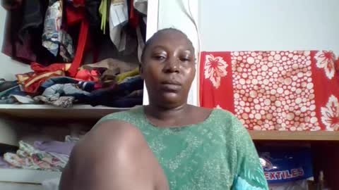 Snapshot of alesha_ chatting on November 2, 6:49 am Noreen Kennth and Emilly online show from November 2, 6:49 am