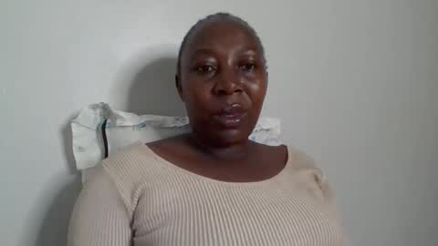 Snapshot of alesha_ chatting on November 25, 6:46 am Noreen Kennth and Emilly online show from November 25, 6:46 am