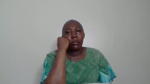 Snapshot of alesha_ chatting on November 29, 7:55 am Noreen Kennth and Emilly online show from November 29, 7:55 am