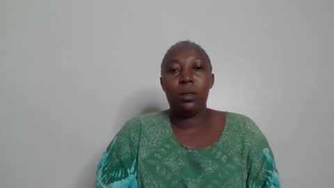 Snapshot of alesha_ chatting on December 1, 6:18 am Noreen Kennth and Emilly online show from December 1, 6:18 am