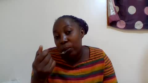 Snapshot of alesha_ chatting on June 19, 7:01 am Noreen Kennth and Emilly online show from June 19, 7:01 am