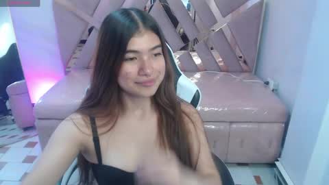 Snapshot of alesia_v chatting on May 26, 3:02 am Live 1000pm 600am COLOMBIAN HOUR online show from May 26, 3:02 am