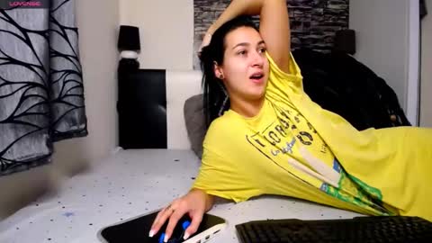 Snapshot of alesiasensual chatting on December 15, 8:19 am AlesiaSensual online show from December 15, 8:19 am