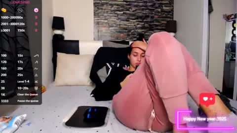 Snapshot of alesiasensual chatting on January 10, 8:51 am AlesiaSensual online show from January 10, 8:51 am