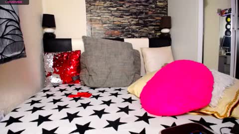 Snapshot of alesiasensual chatting on January 26, 11:50 am AlesiaSensual online show from January 26, 11:50 am