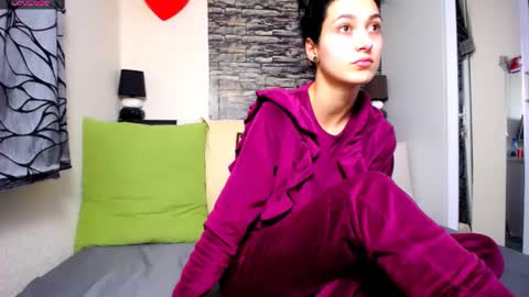 Snapshot of alesiasensual chatting on February 23, 1:42 pm AlesiaSensual online show from February 23, 1:42 pm