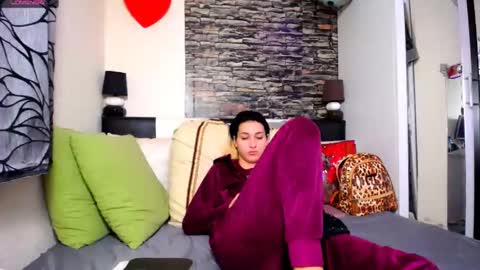 Snapshot of alesiasensual chatting on February 28, 8:20 am AlesiaSensual online show from February 28, 8:20 am