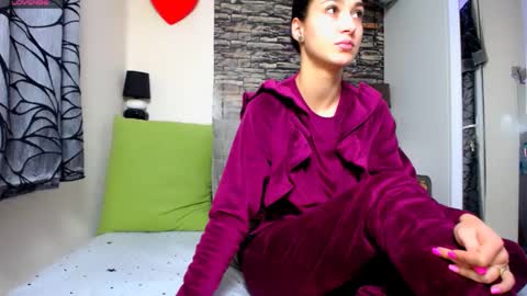 Snapshot of alesiasensual chatting on March 10, 8:15 am AlesiaSensual online show from March 10, 8:15 am