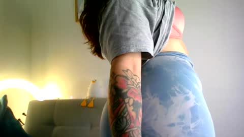 Snapshot of aleska_dollx chatting on May 29, 10:08 pm QUEEN OFF MILk IM BACK 15 NOV online show from May 29, 10:08 pm