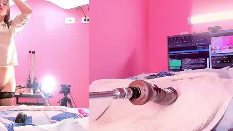 Snapshot of aleska_james chatting on February 10, 5:52 pm aleska_james online show from February 10, 5:52 pm