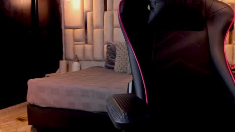 Snapshot of aless_king chatting on December 13, 9:41 pm Alessandro King online show from December 13, 9:41 pm