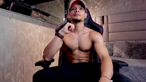 Snapshot of aless_king chatting on December 29, 4:08 pm Alessandro King online show from December 29, 4:08 pm