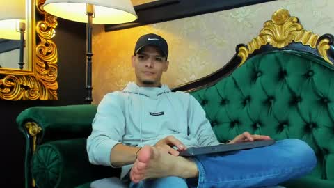 Snapshot of aless_king chatting on May 25, 9:43 pm Alessandro King online show from May 25, 9:43 pm