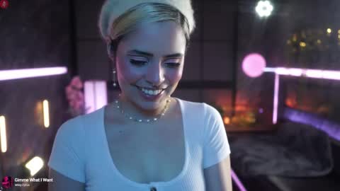 Snapshot of alessa_goreng chatting on October 11, 8:02 am Alessa Goreng online show from October 11, 8:02 am