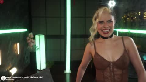 Snapshot of alessa_goreng chatting on November 21, 6:12 am Alessa Goreng online show from November 21, 6:12 am