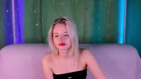 alessakiss online show from April 17, 2:03 am