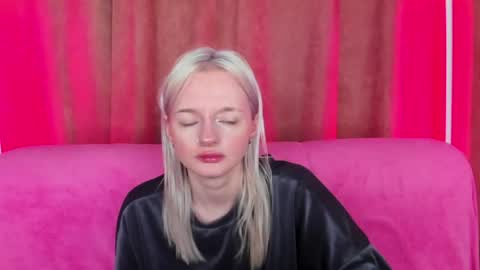 alessakiss online show from May 7, 2:06 am