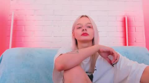 Snapshot of alessakiss chatting on June 26, 2:05 am alessakiss online show from June 26, 2:05 am