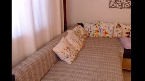 Snapshot of alessandra_foxy chatting on July 2, 4:46 pm Sandra online show from July 2, 4:46 pm